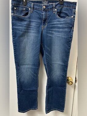Levi's Straight Leg Jeans in Medium Blue Wash